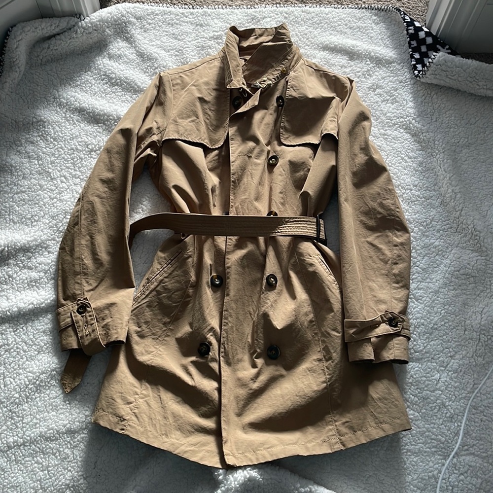 Water resilient tan p-coat